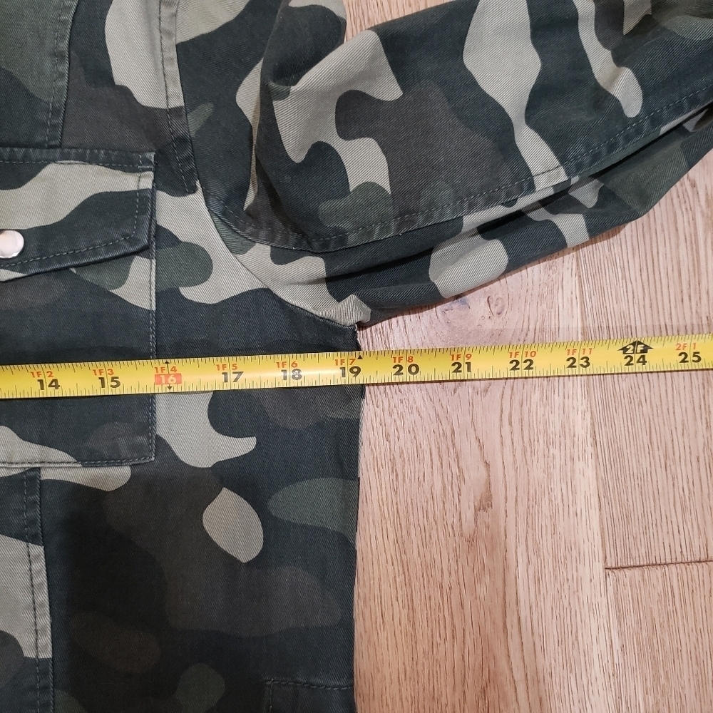 CL🚨 Love Tree Camo Utility Jacket size Medium Green - Picture 4 of 9